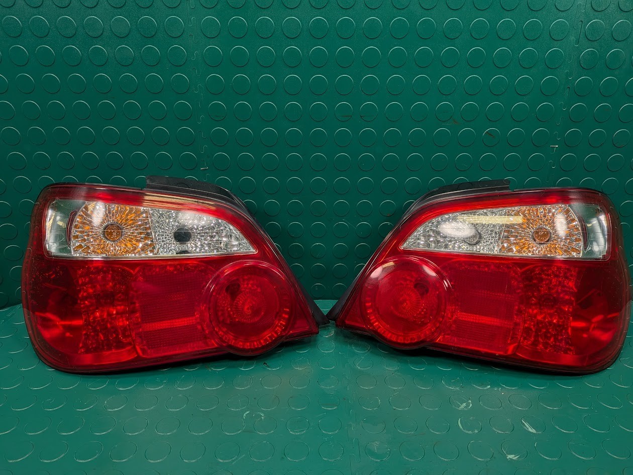 04-05 Subaru Impreza WRX Sedan LH RH Tail Light Assembly Set 0066