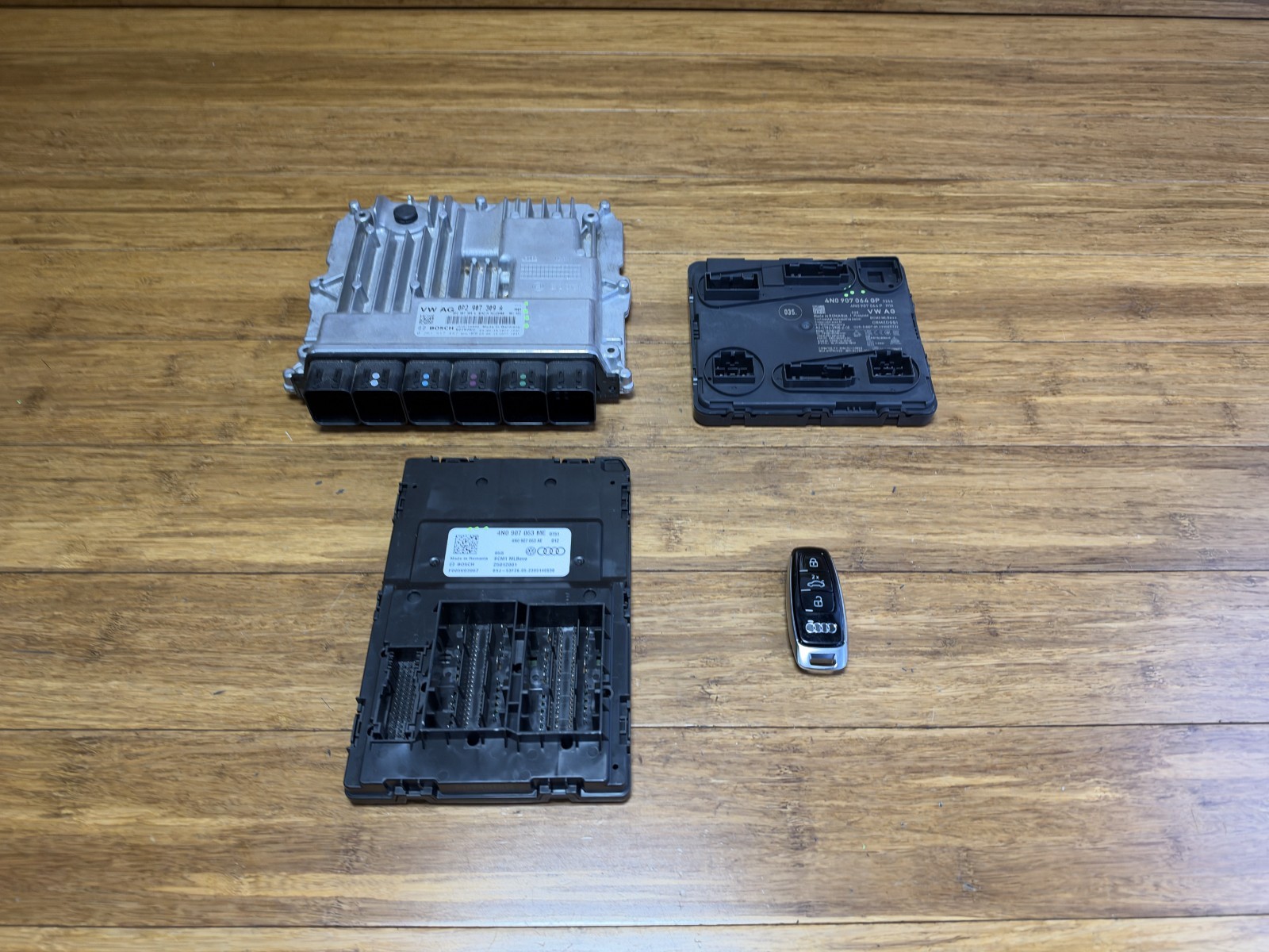 2021-2025 Audi RS6 C8 4.0L Engine Ignition Body Control Module Key Set of 4 OEM