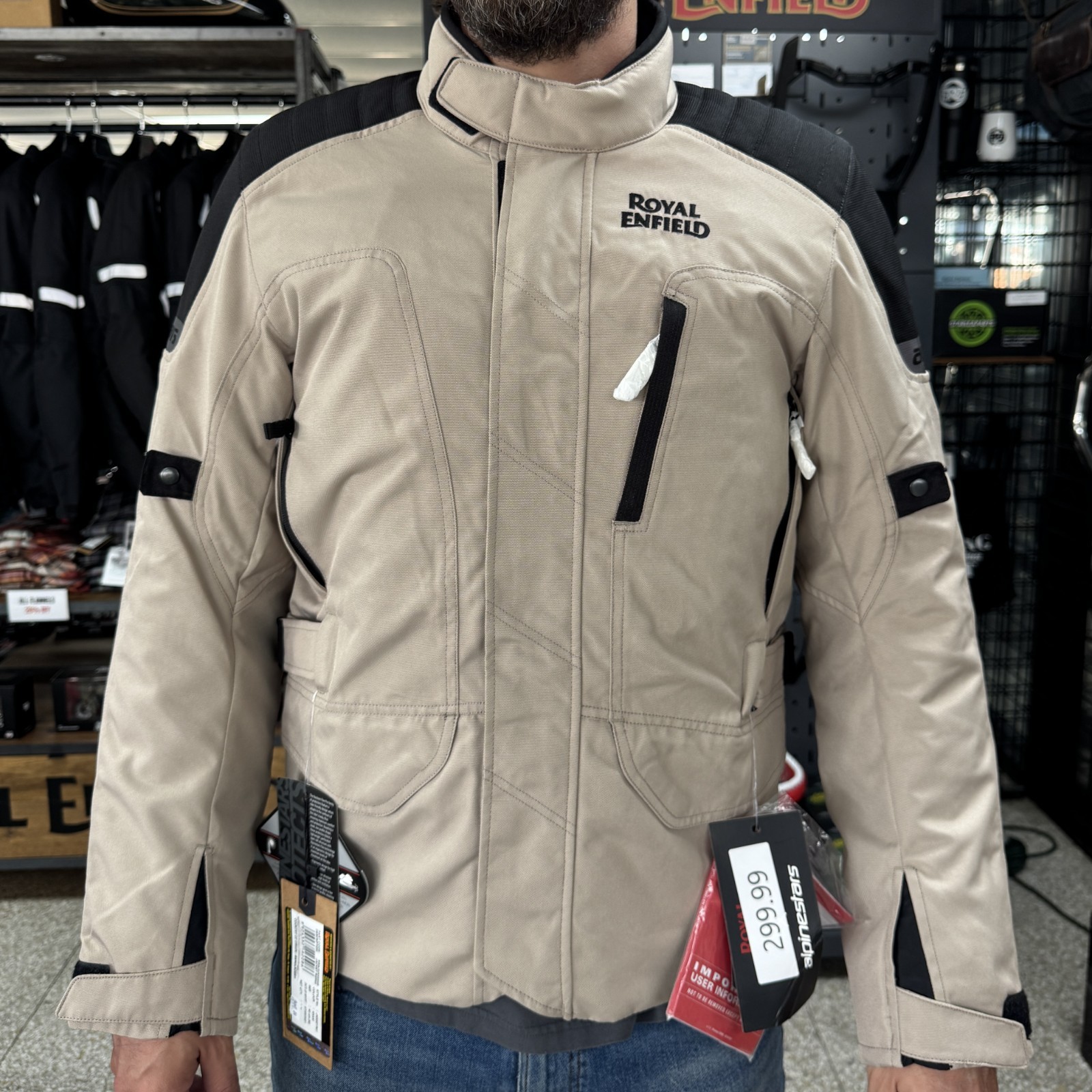 Alpinestars x Royal Enfield Daystar Riding Jacket (XL) Motorcycle safety Jacket Alpinestars x Royal Enfield Daystar Riding Jacket (XL) Motorcycle safety Jacket
