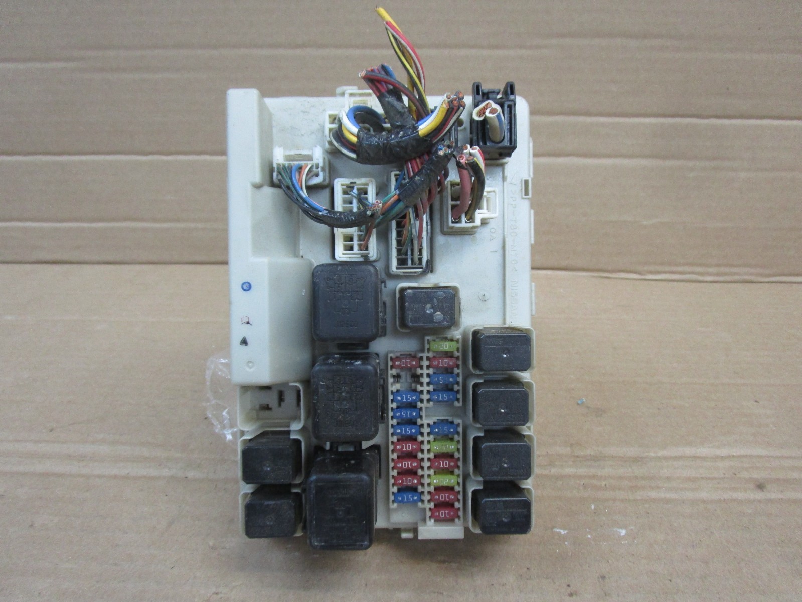 05 06 Nissan 350z Engine Fuse Box Relay Junction Block Panel 284b7cd016 05 06 Nissan 350z Engine Fuse Box Relay Junction Block Panel 284b7cd016