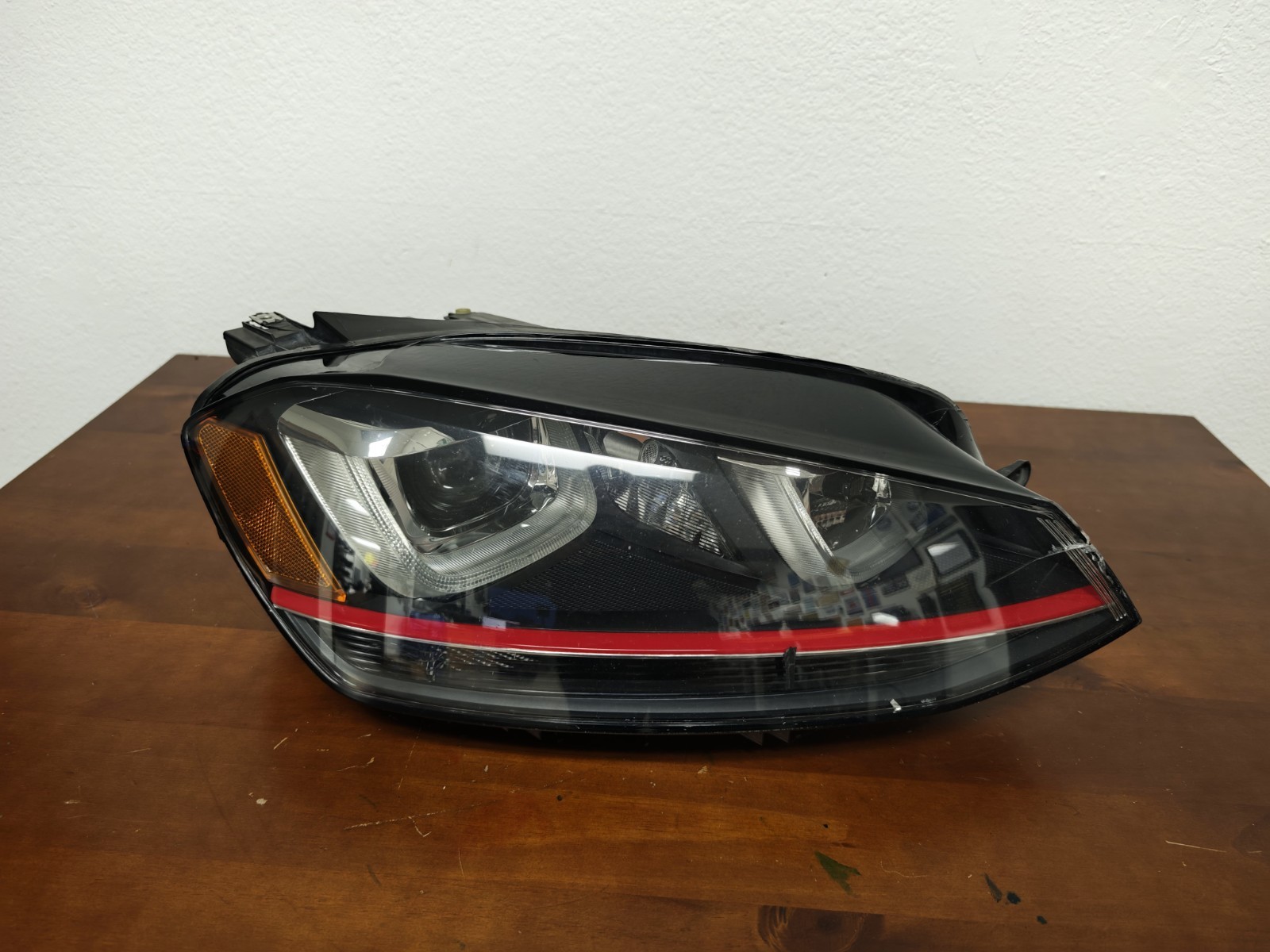 2015-2017 VW GTI MK7 OEM RH HID Xenon Headlight AFS OEM DAMAGED FOR PARTS ONLY