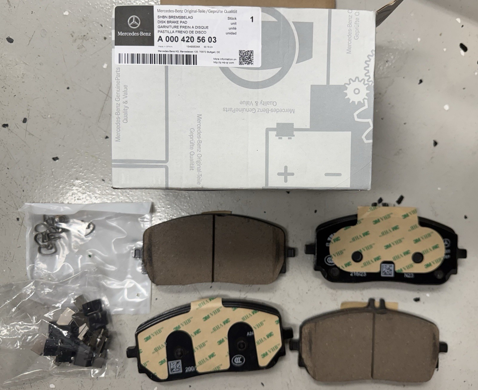 Genuine Mercedes-Benz Disk Brake Pad Front 000-420-56-03