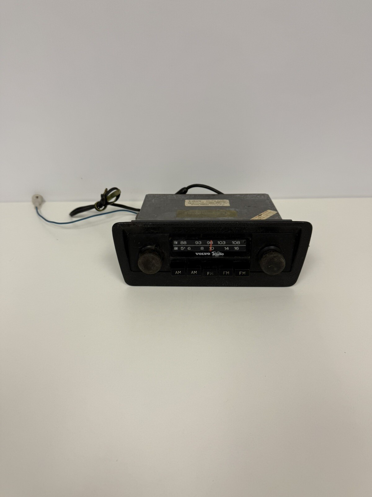 1981 1982 1983 1984 1985 VOLVO 240 242 244 AM FM RADIO STEREO AR-517 VINTAGE