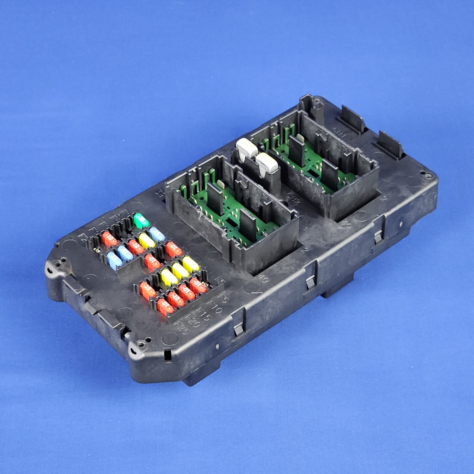 2009 2010 Jeep Grand Cherokee Commander Cabin Fuse Relay Junction Box 68039117AA