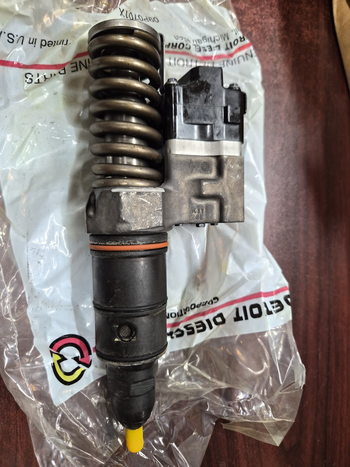 Detroit Diesel Reliabilt R523-5550 Fuel Injector Replacement Truck Repair Part Detroit Diesel Reliabilt R523-5550 Fuel Injector Replacement Truck Repair Part