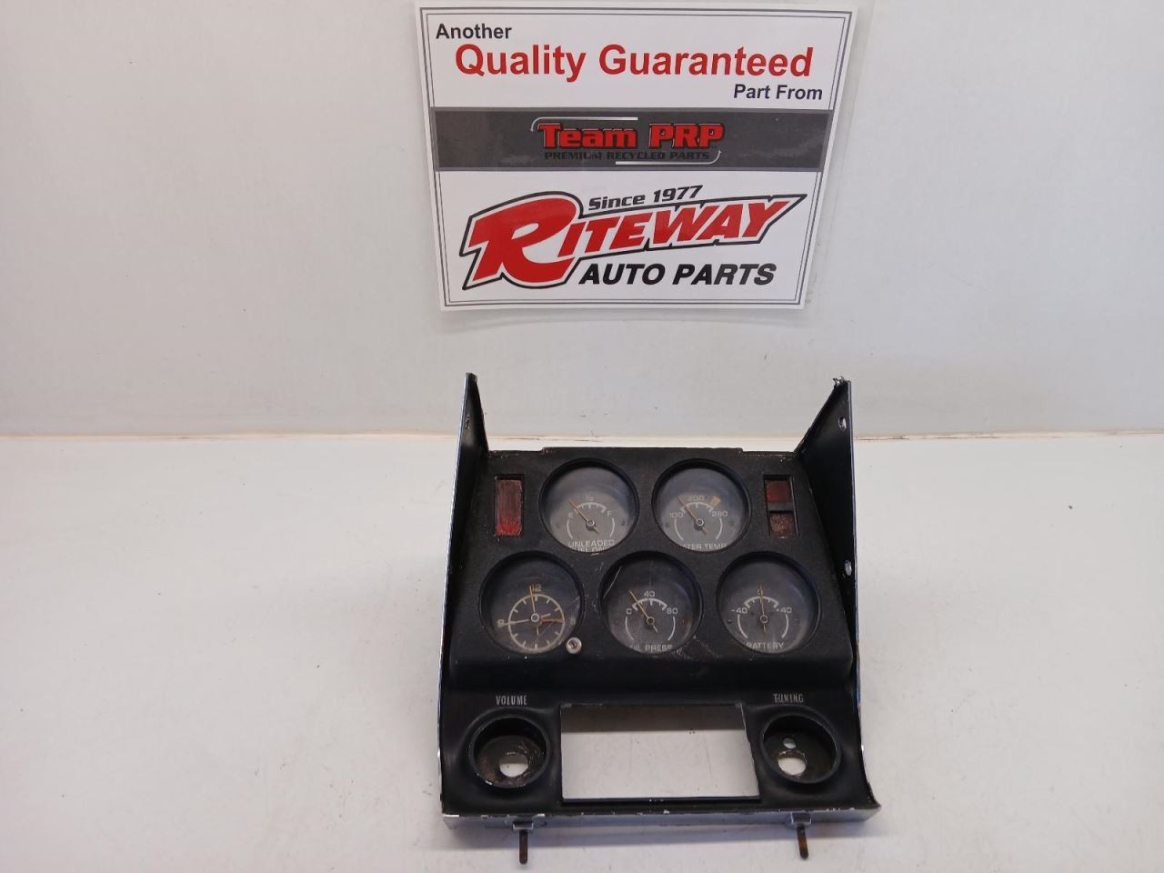 68-77 CORVETTE C3 CENTER DASH CLUSTER ASSEMBLY