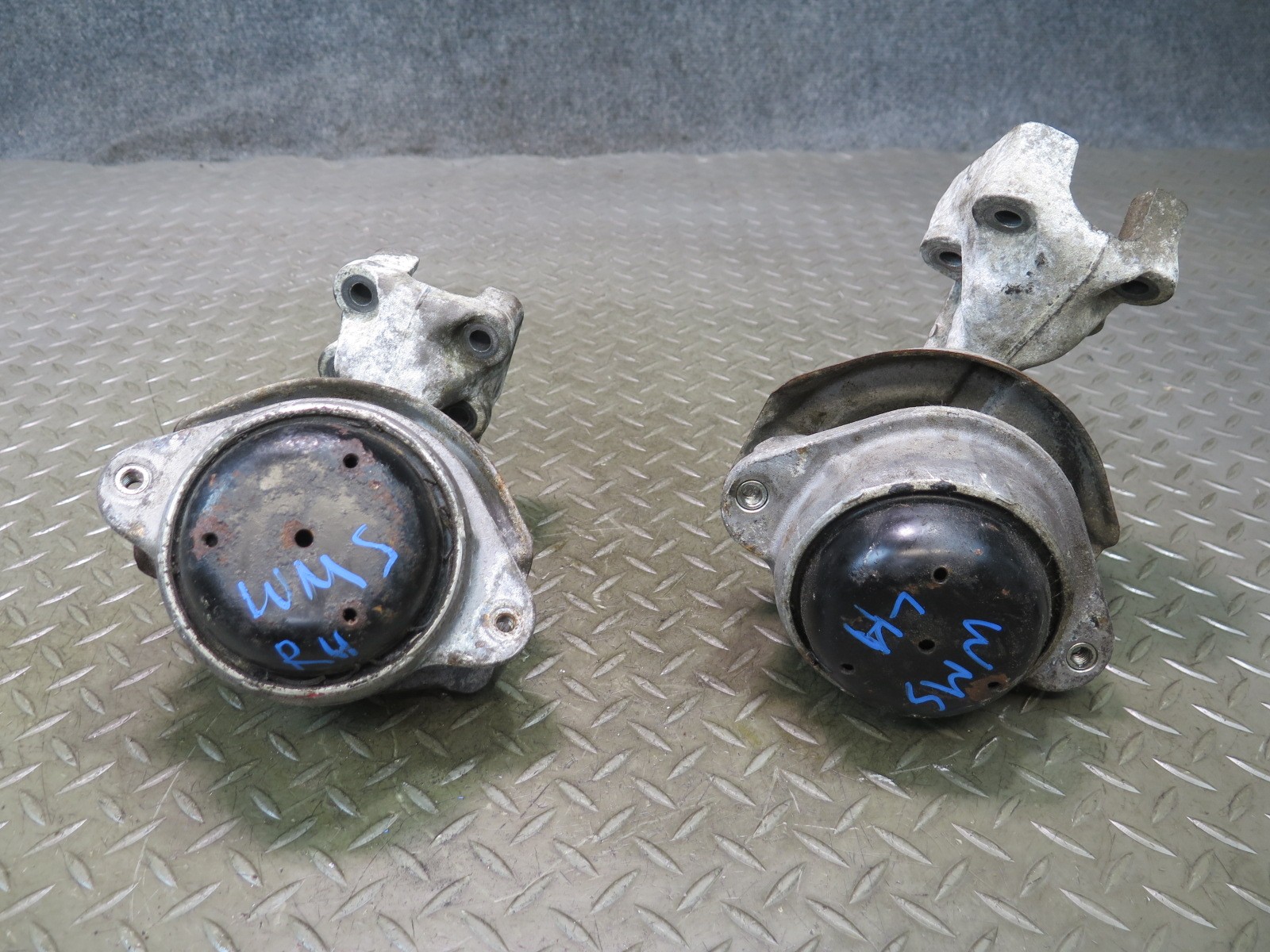 94-95 MERCEDES W140 S500 M119.702 SET OF 2 ENGINE LEFT & RIGHT MOTOR MOUNT OEM