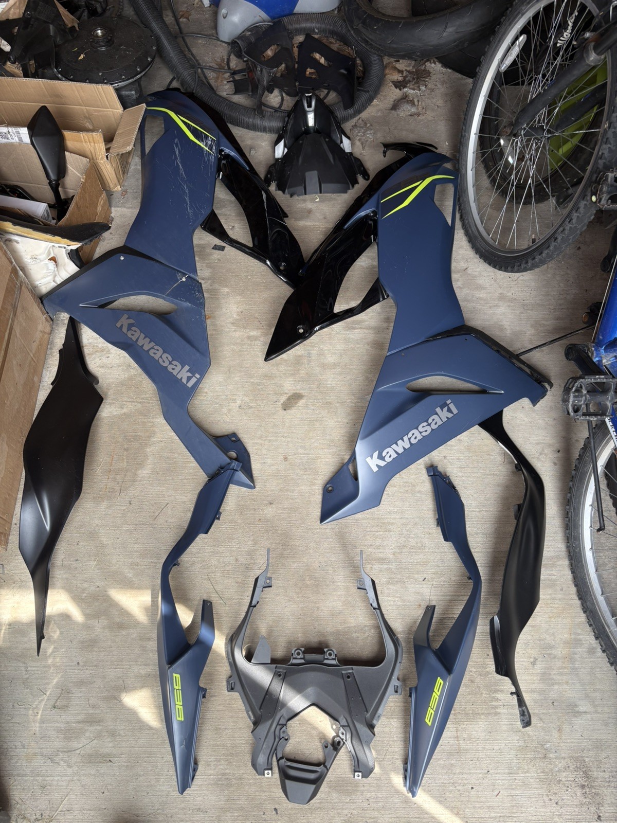 2019-2023 Kawasaki Ninja ZX6R 636 OEM Fairings (Some damaged part) TWILIGHT BLUE