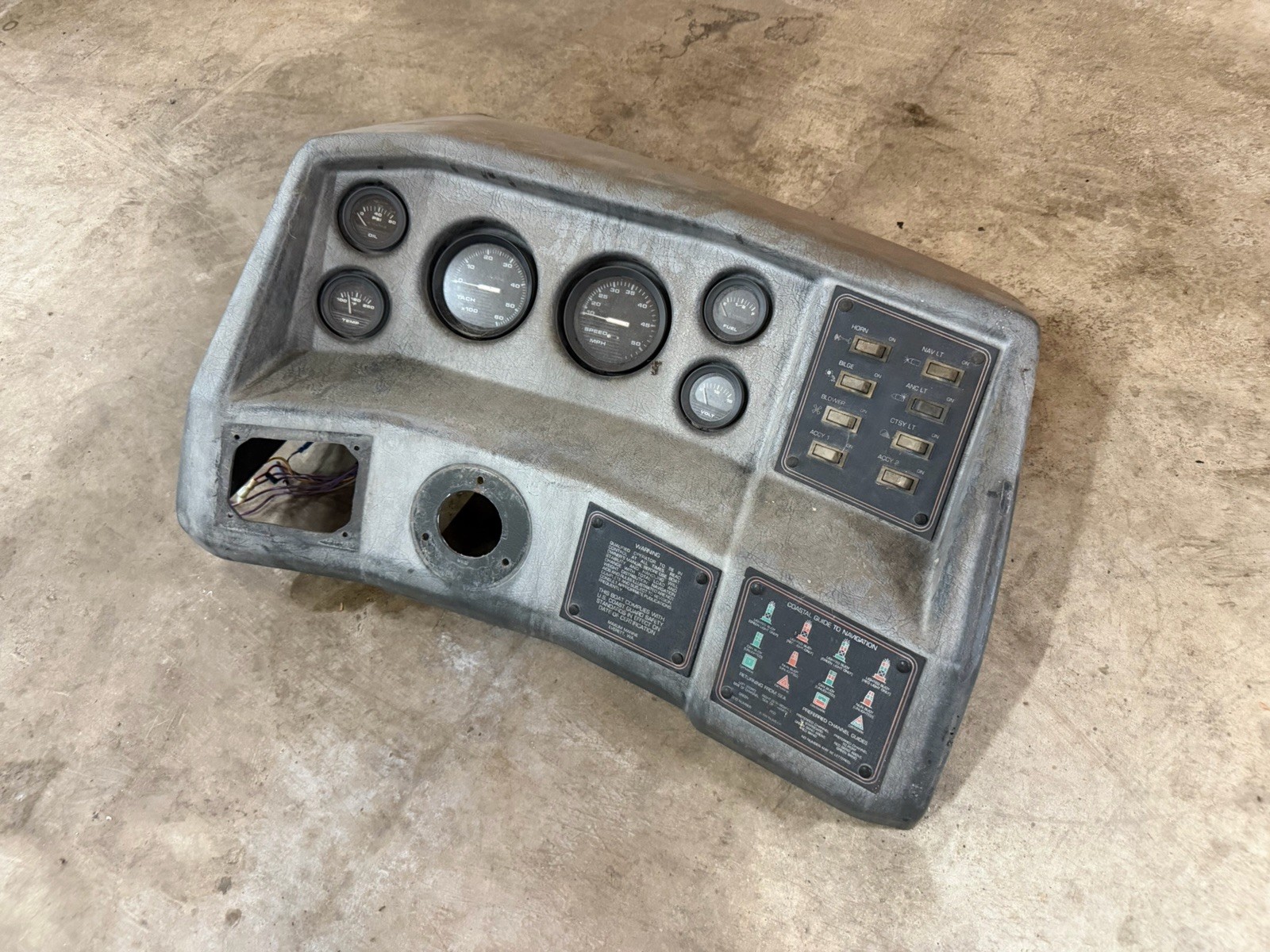 Maxum Boat Dash Panel With Gauges & Switches Maxum Boat Dash Panel With Gauges & Switches