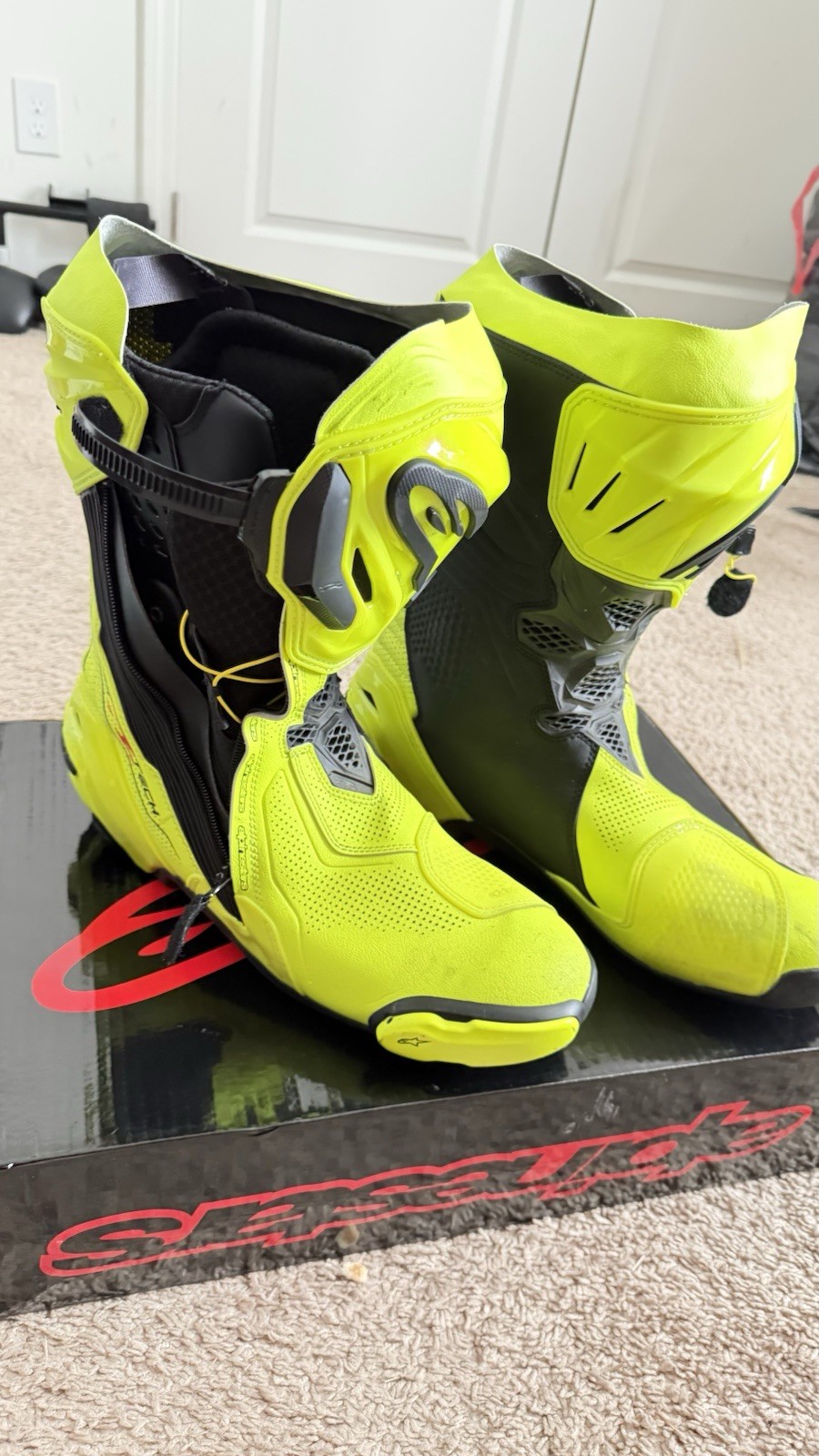 Alpinestars Supertech R Vented Boots Size 48/12.5 Alpinestars Supertech R Vented Boots Size 48/12.5