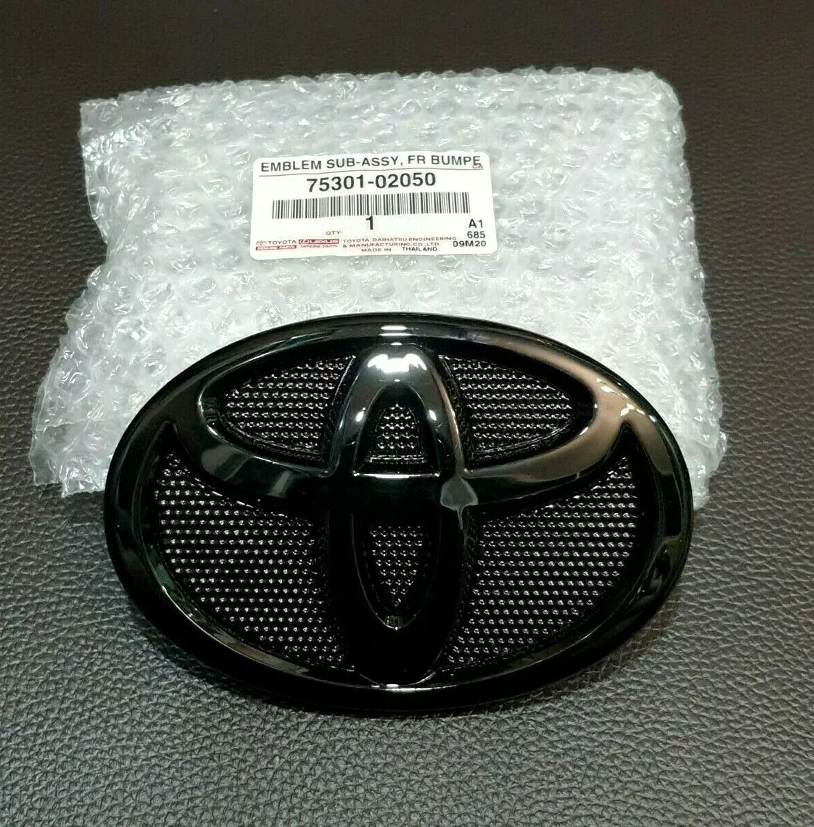 Toyota 14cm Piano Black Front Grille Emblem Badge Logo Corolla Altis Toyota 14cm Piano Black Front Grille Emblem Badge Logo Corolla Altis