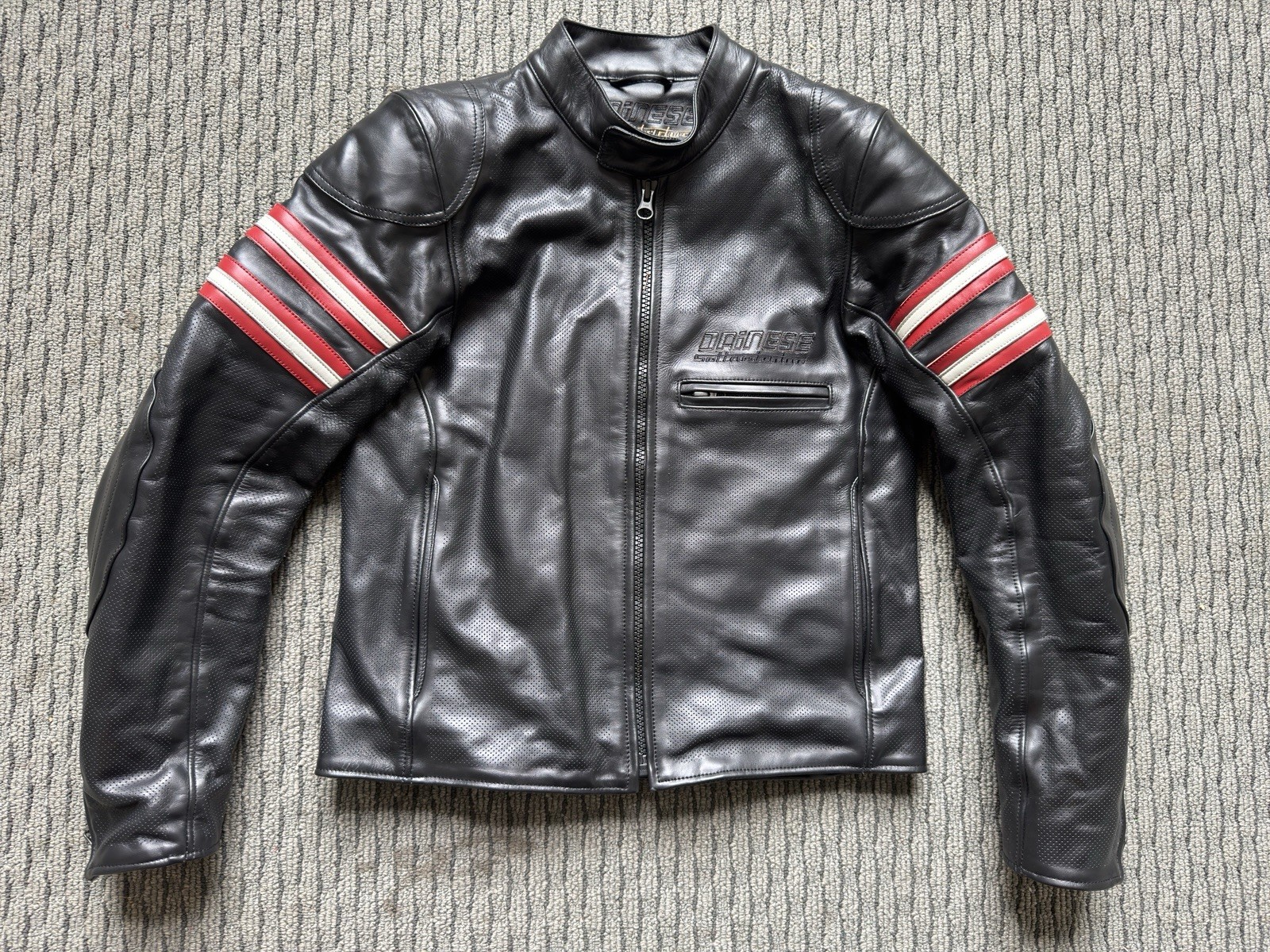 Dainese Settantadue Rapida 72 Leather Motorcycle Jacket Men SZ 48 Euro. Mint Dainese Settantadue Rapida 72 Leather Motorcycle Jacket Men SZ 48 Euro. Mint