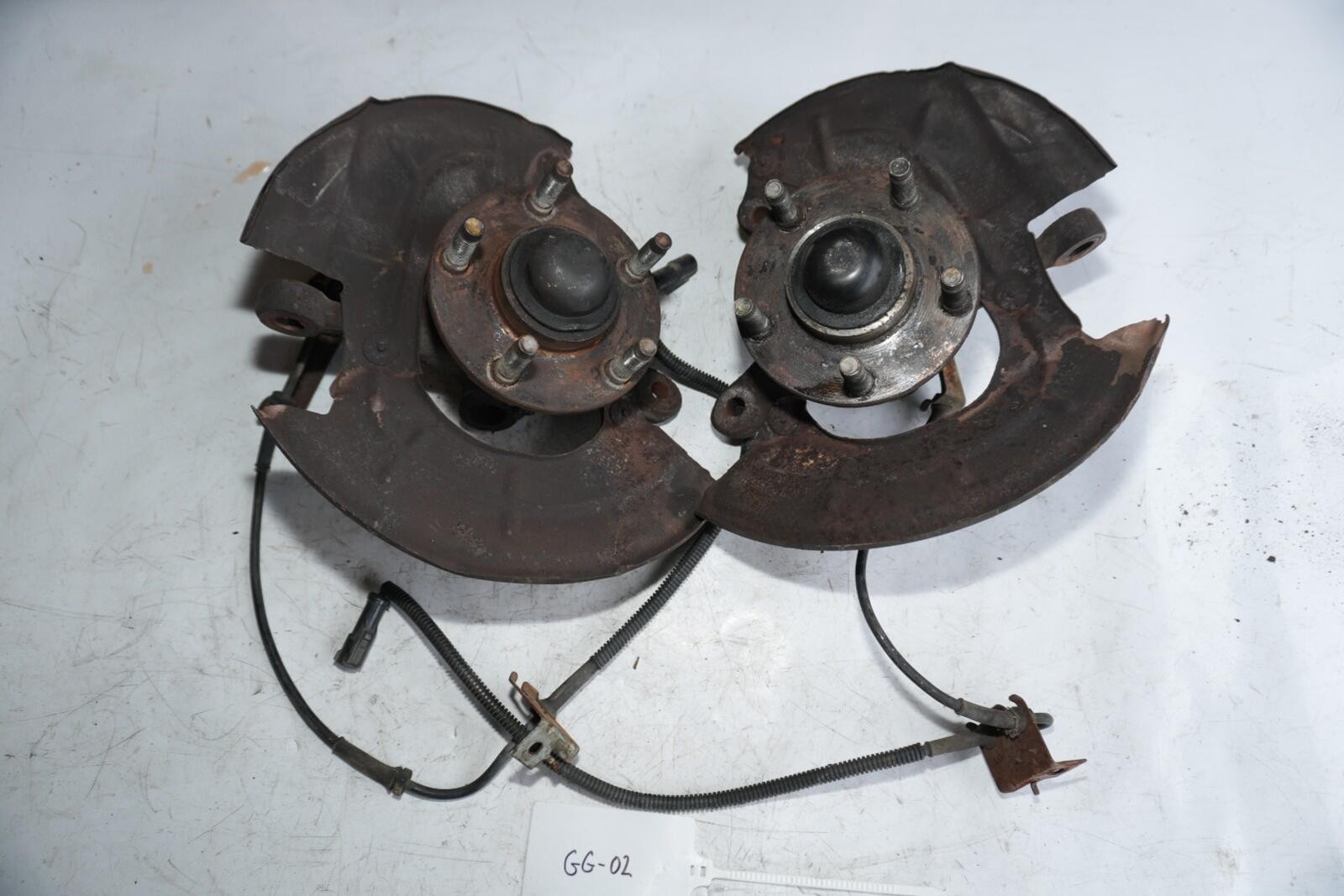 96-04 Ford Mustang Front Spindles LH RH Steering Knuckle Set GG