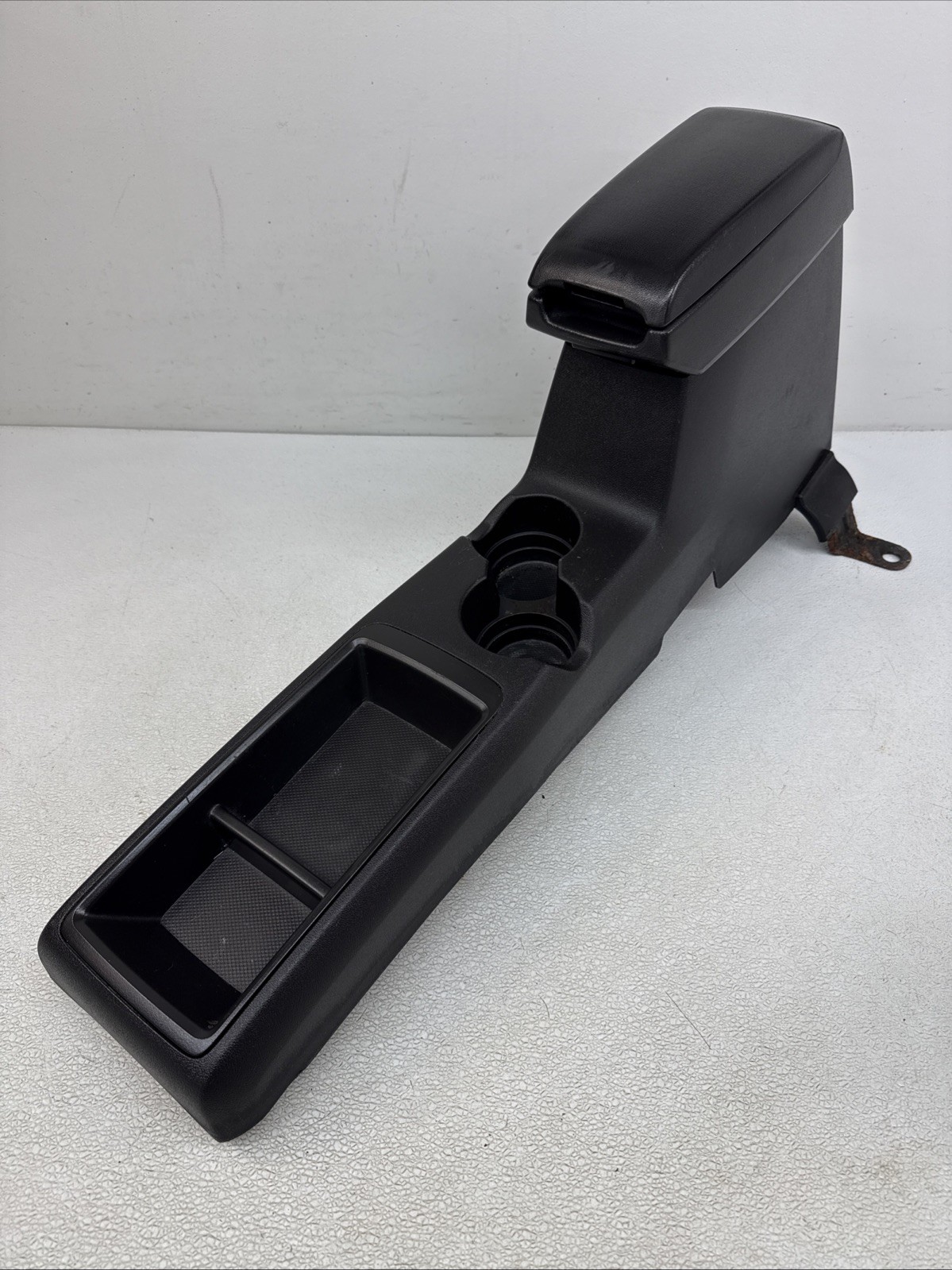04-12 Chevy Colorado GMC Canyon Center Console Assembly Armrest OEM Black READ