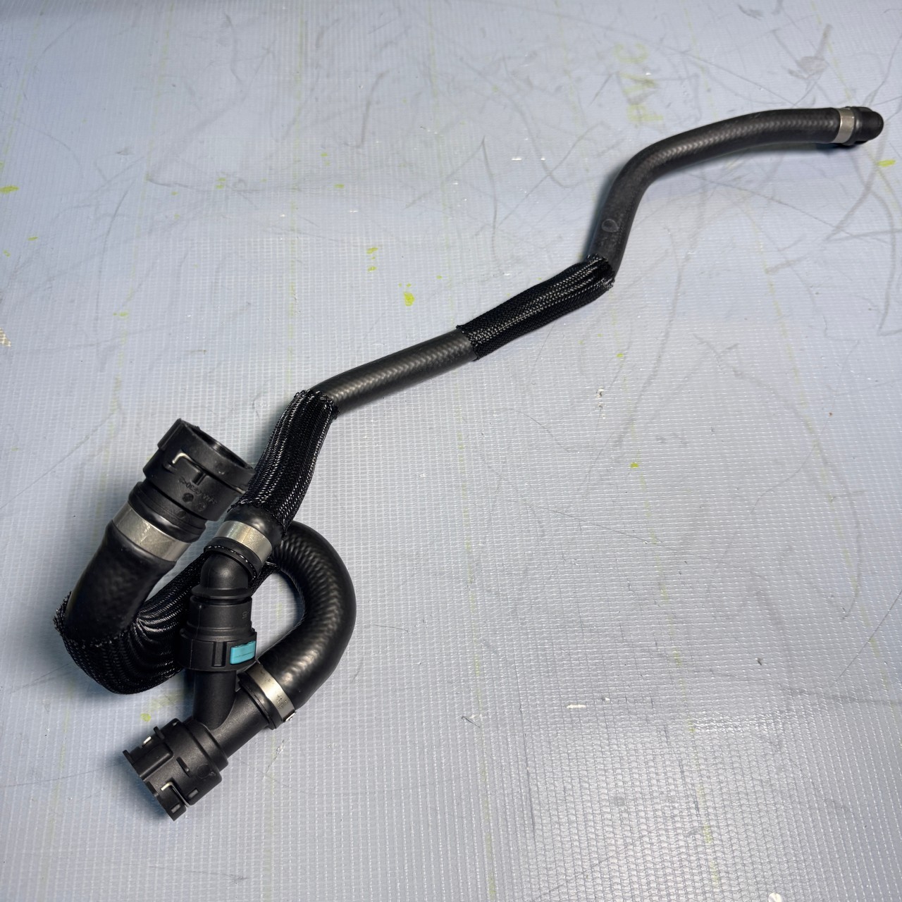LR094097 LR133923 Heater Inlet Hose For Land Rover Discovery Sport Evoque LR094097 LR133923 Heater Inlet Hose For Land Rover Discovery Sport Evoque