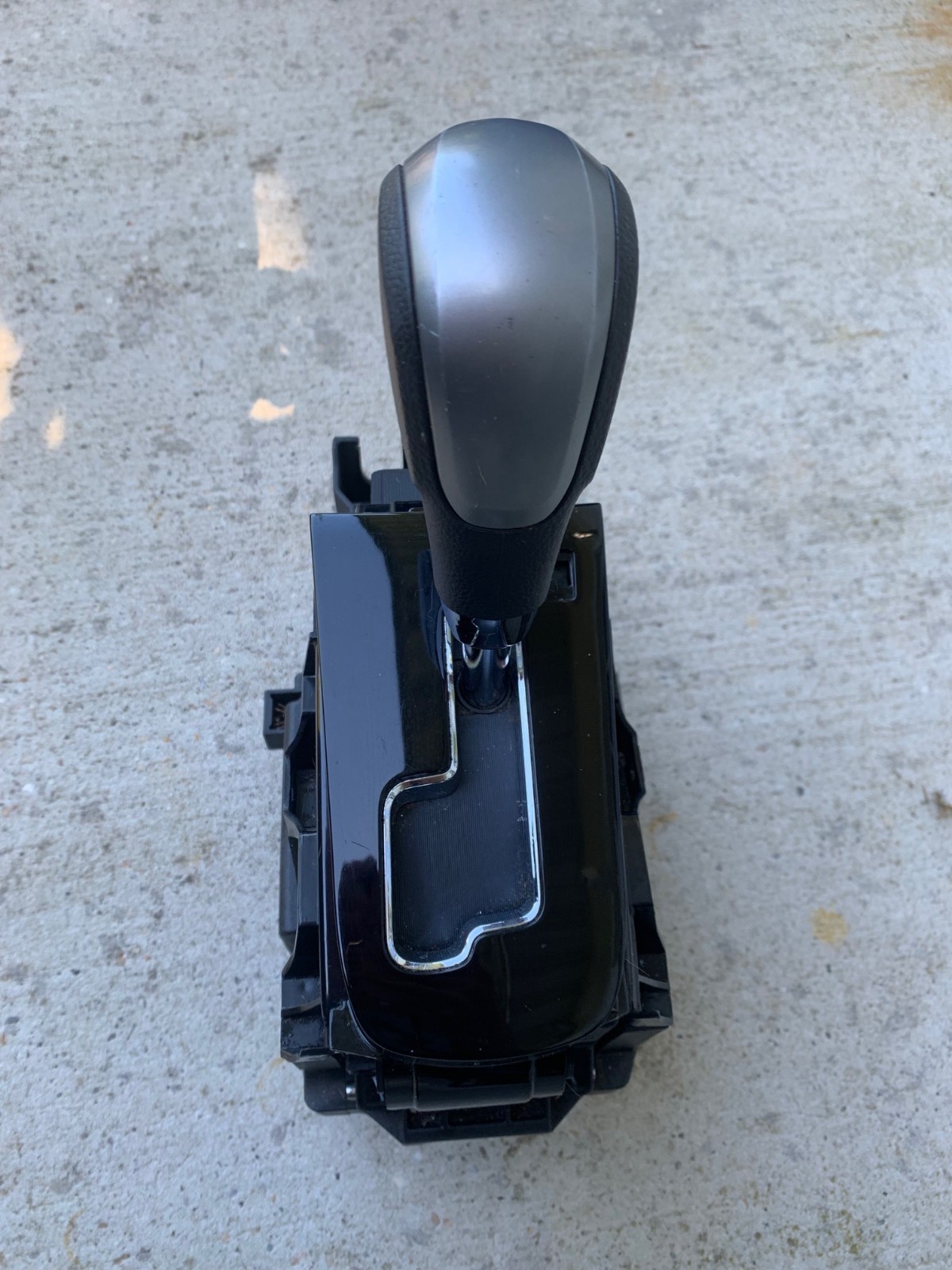 2011-2016 CHEVROLET CRUZE TRANSMISSION SHIFTER ASSEMBLY OEM 95405018 2011-2016 CHEVROLET CRUZE TRANSMISSION SHIFTER ASSEMBLY OEM 95405018