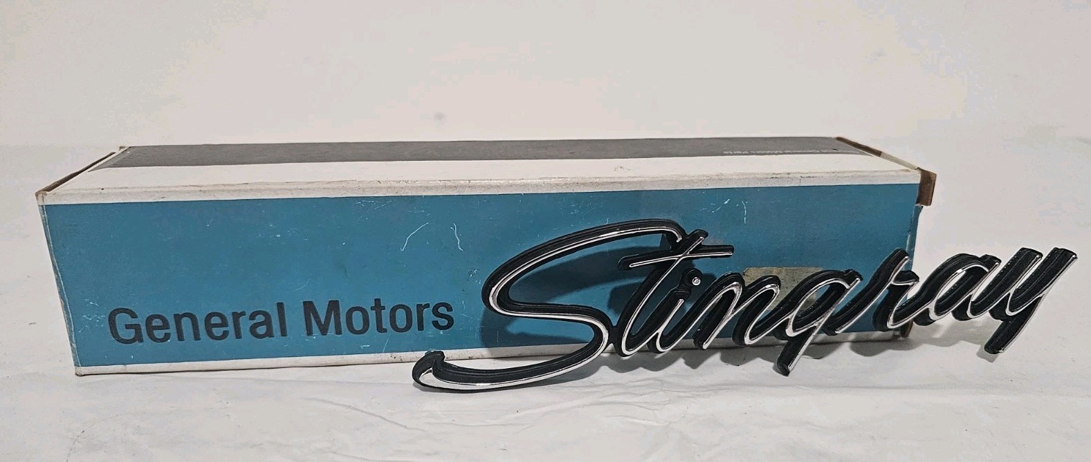Brand New OEM 1969-1976 Chevy Corvette C3 Stingray Fender Emblem GM 3956216 OEM Brand New OEM 1969-1976 Chevy Corvette C3 Stingray Fender Emblem GM 3956216 OEM