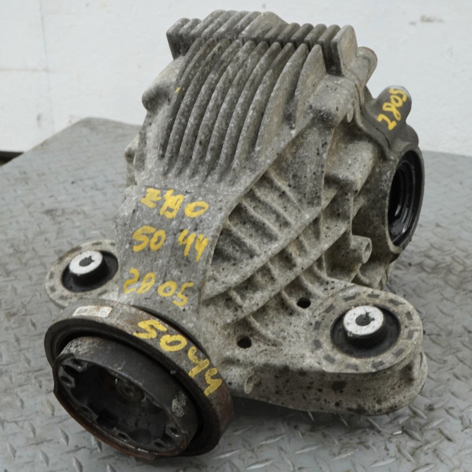 15-23 Dodge Challenger Rear Differential Carrier Gear 3.90 Ratio 5038703AD OEM 15-23 Dodge Challenger Rear Differential Carrier Gear 3.90 Ratio 5038703AD OEM