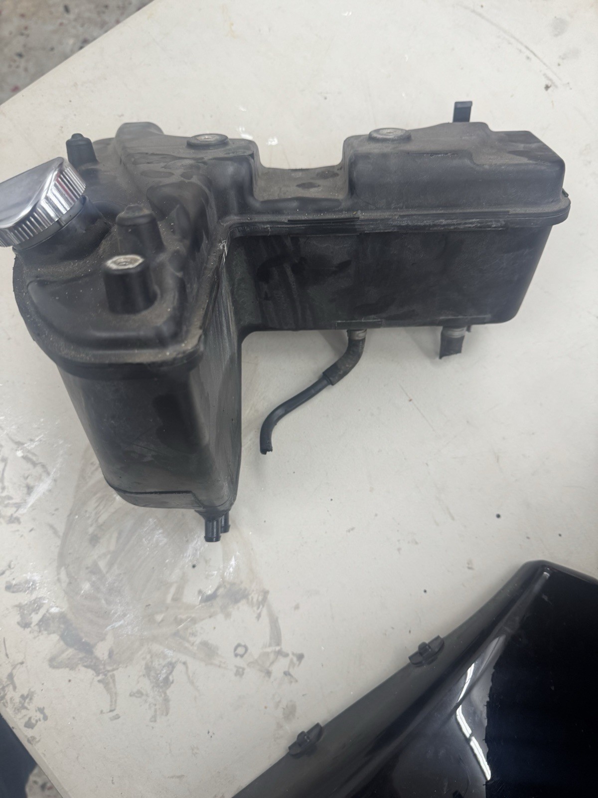 Harley-Davidson XL 1200 C Sportster Custom 2009-2013 Oil Reservoir Harley-Davidson XL 1200 C Sportster Custom 2009-2013 Oil Reservoir