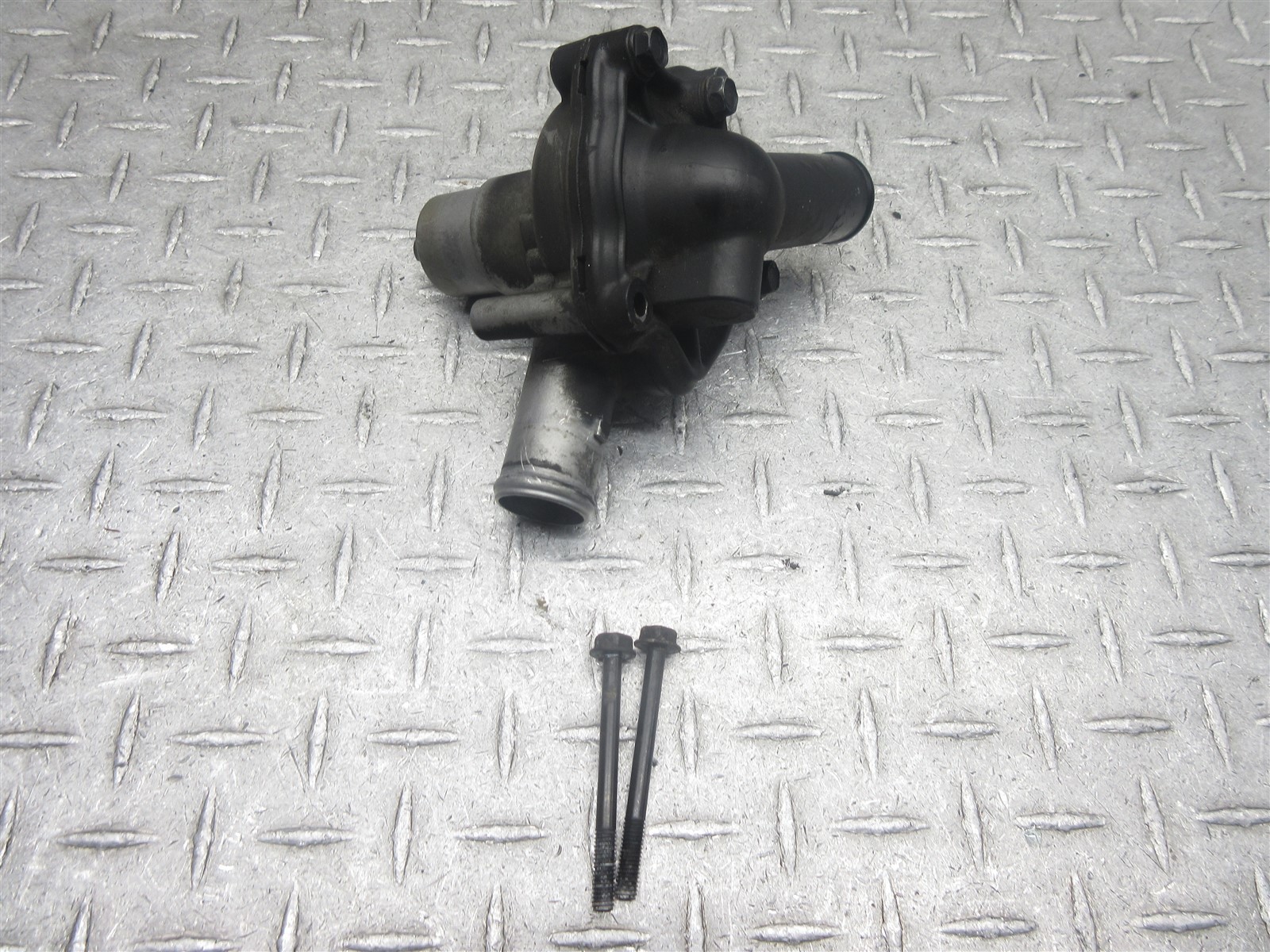 1997 97-00 Honda CBR1100XX Blackbird CBR1100 Engine Motor Water Pump Housing