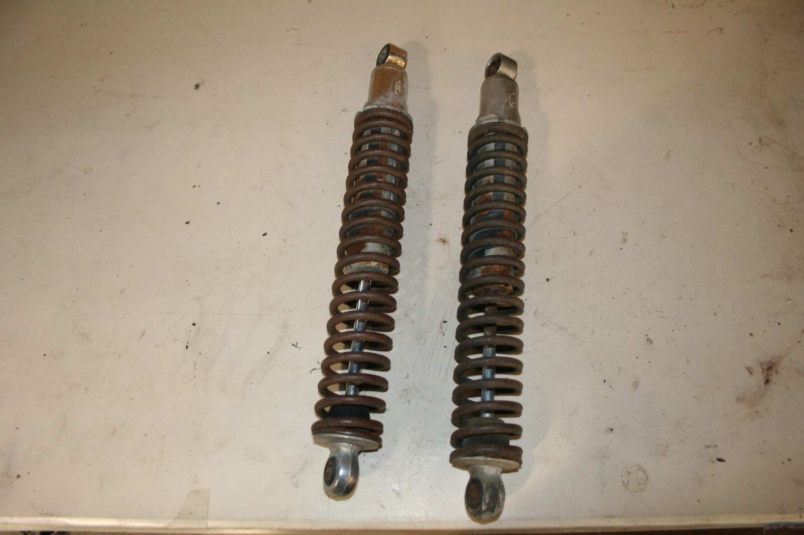 1980-1984 Honda XL185S XL125S Rear Shock Absorber Pair OEM 1980-1984 Honda XL185S XL125S Rear Shock Absorber Pair OEM