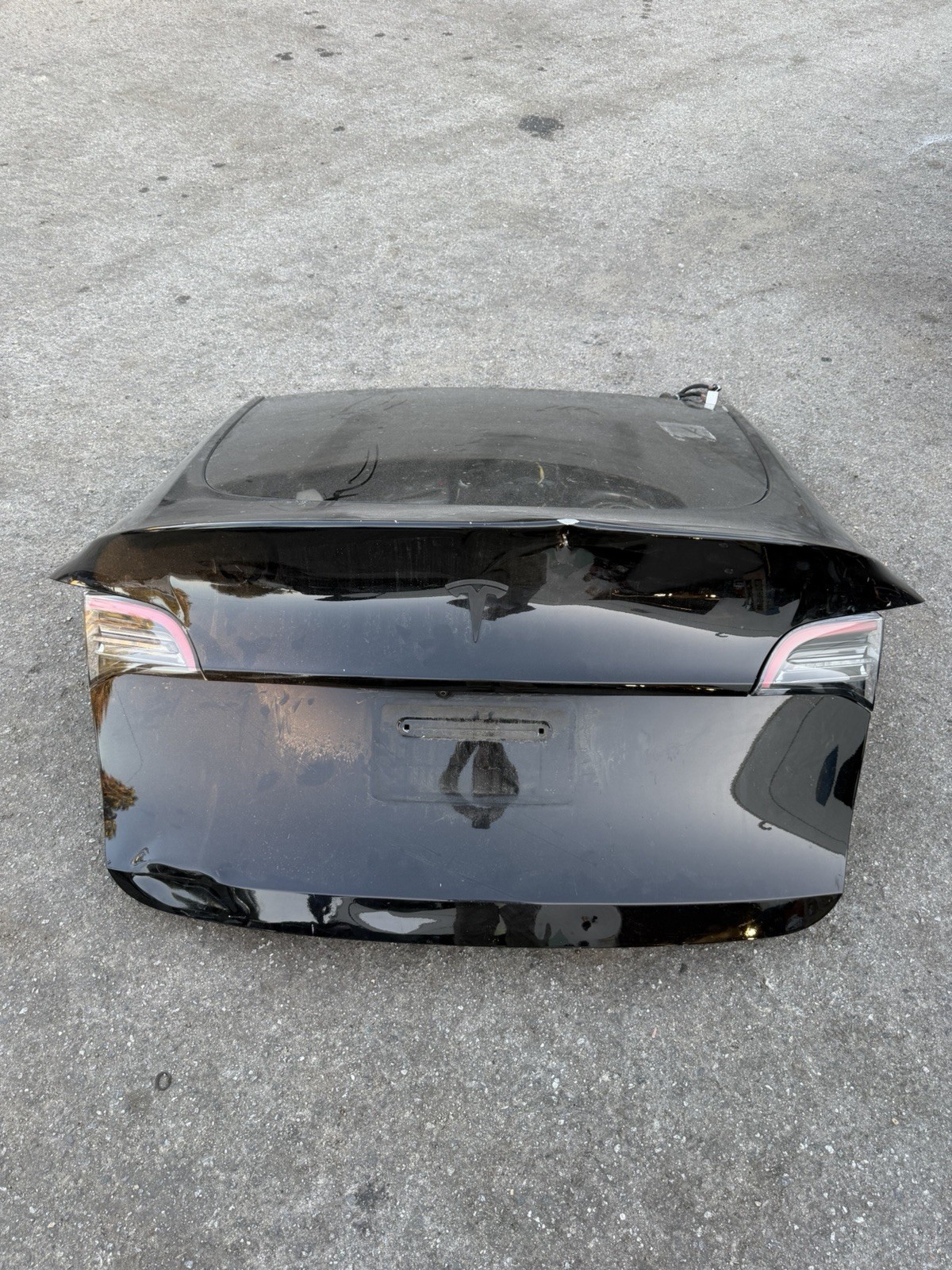 2020-2024 Tesla Model Y Liftgate Hatch Trunk Lid Tailgate Shell Complete 2020-2024 Tesla Model Y Liftgate Hatch Trunk Lid Tailgate Shell Complete
