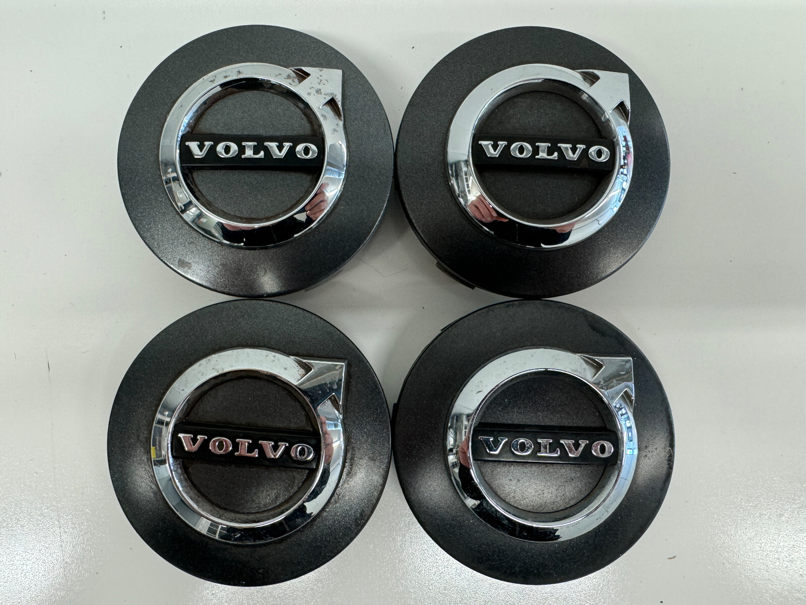 Volvo Silver Center Cap Set 31400897 S60 V70 XC70 S80 XC90 XC60 S40 V50 C70 C30