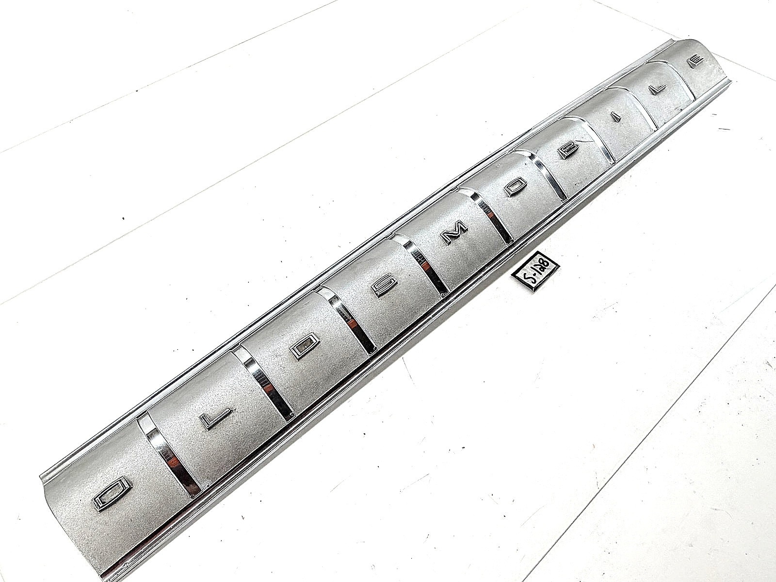 OEM 1964 Oldsmobile Cutlass F85 442 Rear Tailpiece Trim Panel 4408423 OLDS S-128