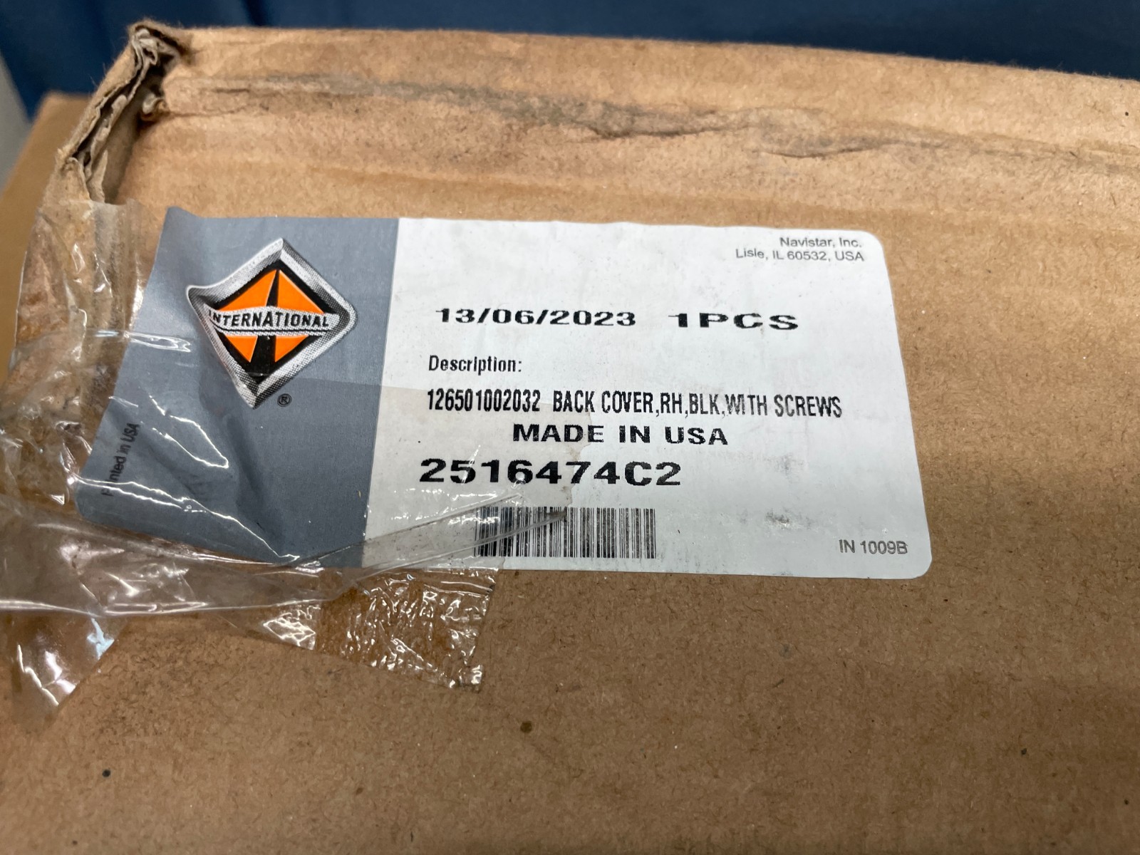 New OEM 2516474c2 For Navistar Cover Kit Black Right Hand New OEM 2516474c2 For Navistar Cover Kit Black Right Hand