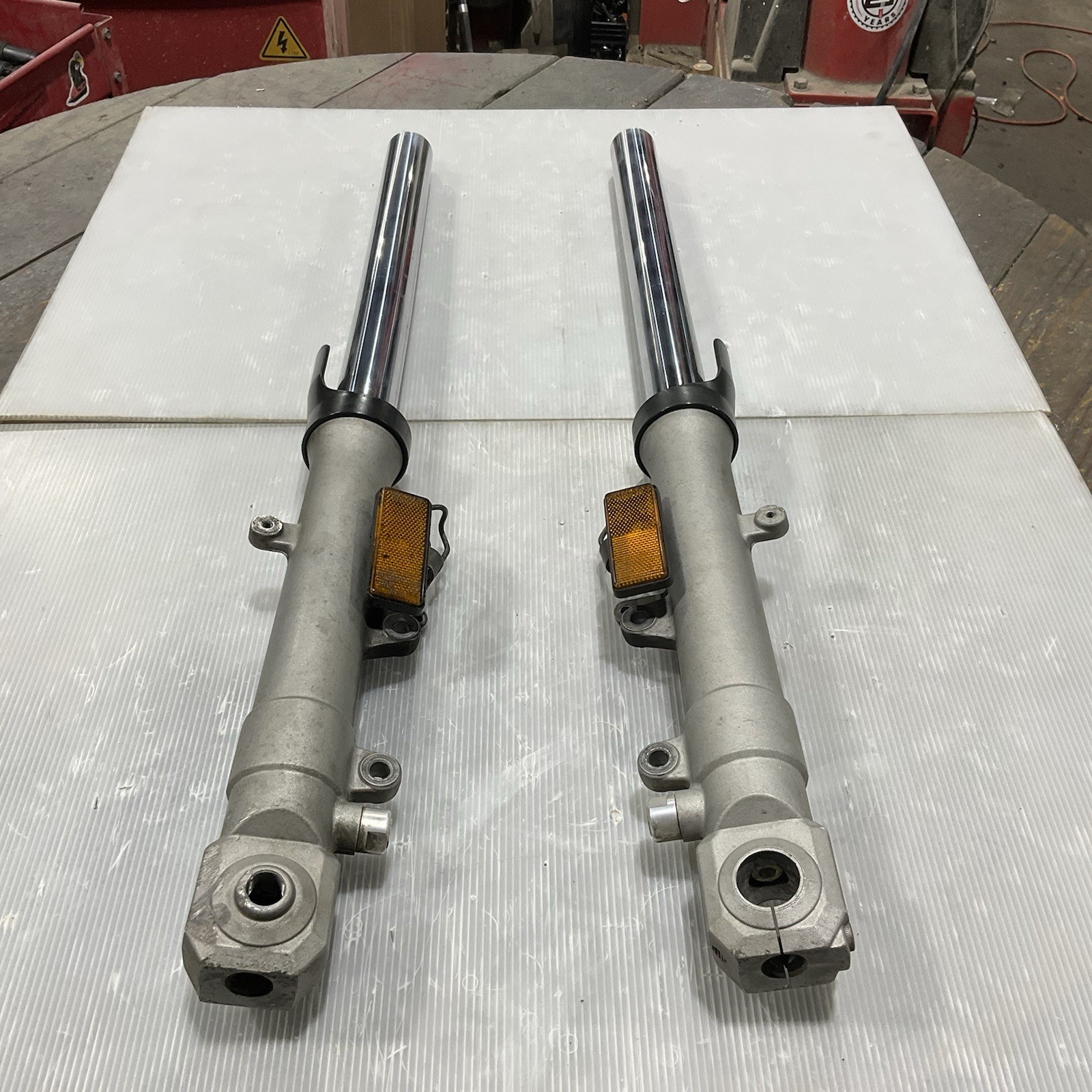 2002 01-05 Yamaha Fazer FZ1 FZS1 FZS1000 Front Forks *STRAIGHT, NO LEAKS* 2002 01-05 Yamaha Fazer FZ1 FZS1 FZS1000 Front Forks *STRAIGHT, NO LEAKS*
