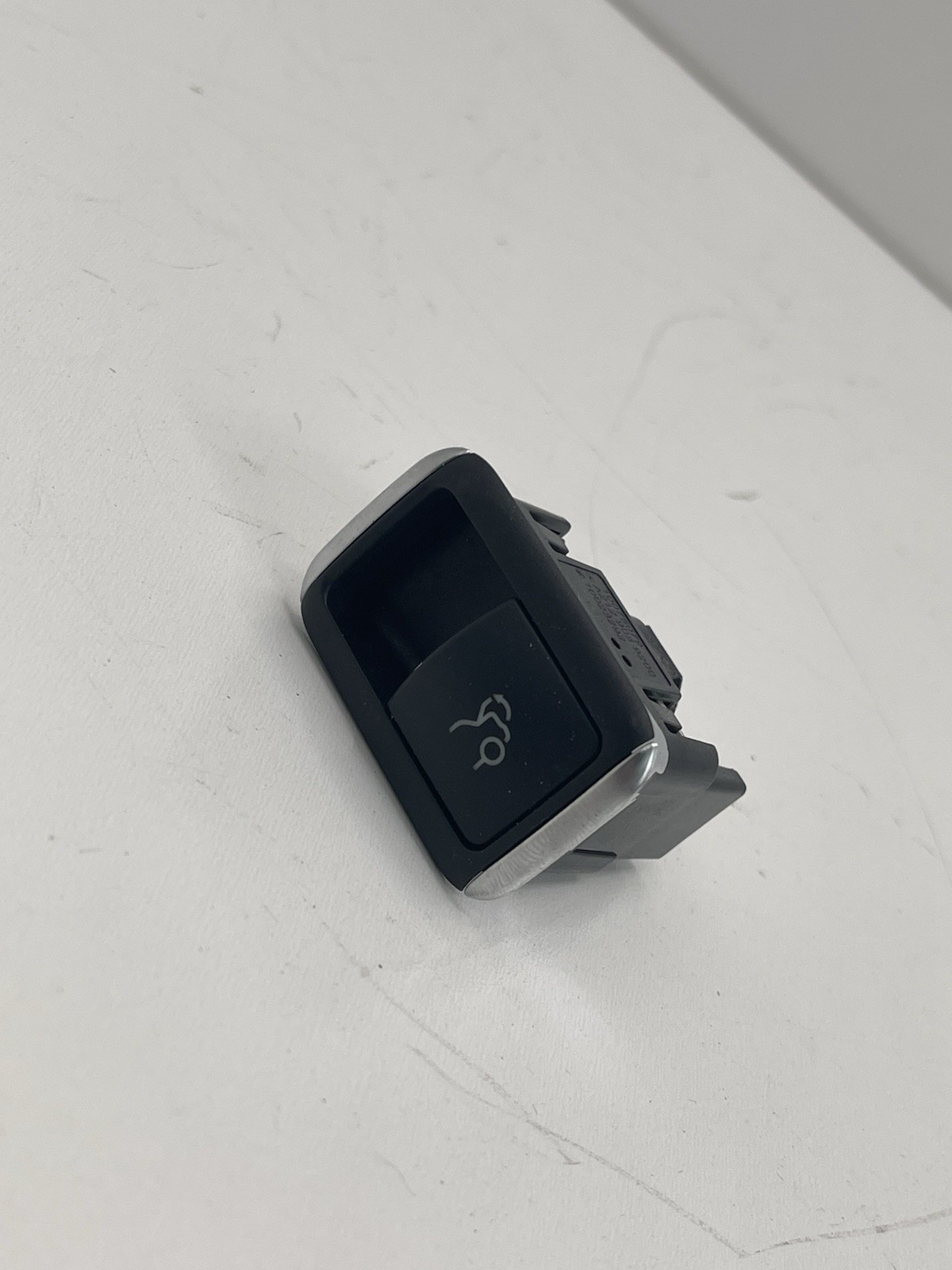 07-14 Mercedes Benz C300 C250 Boot Trunk Lid Release Switch Button Black OEM 07-14 Mercedes Benz C300 C250 Boot Trunk Lid Release Switch Button Black OEM