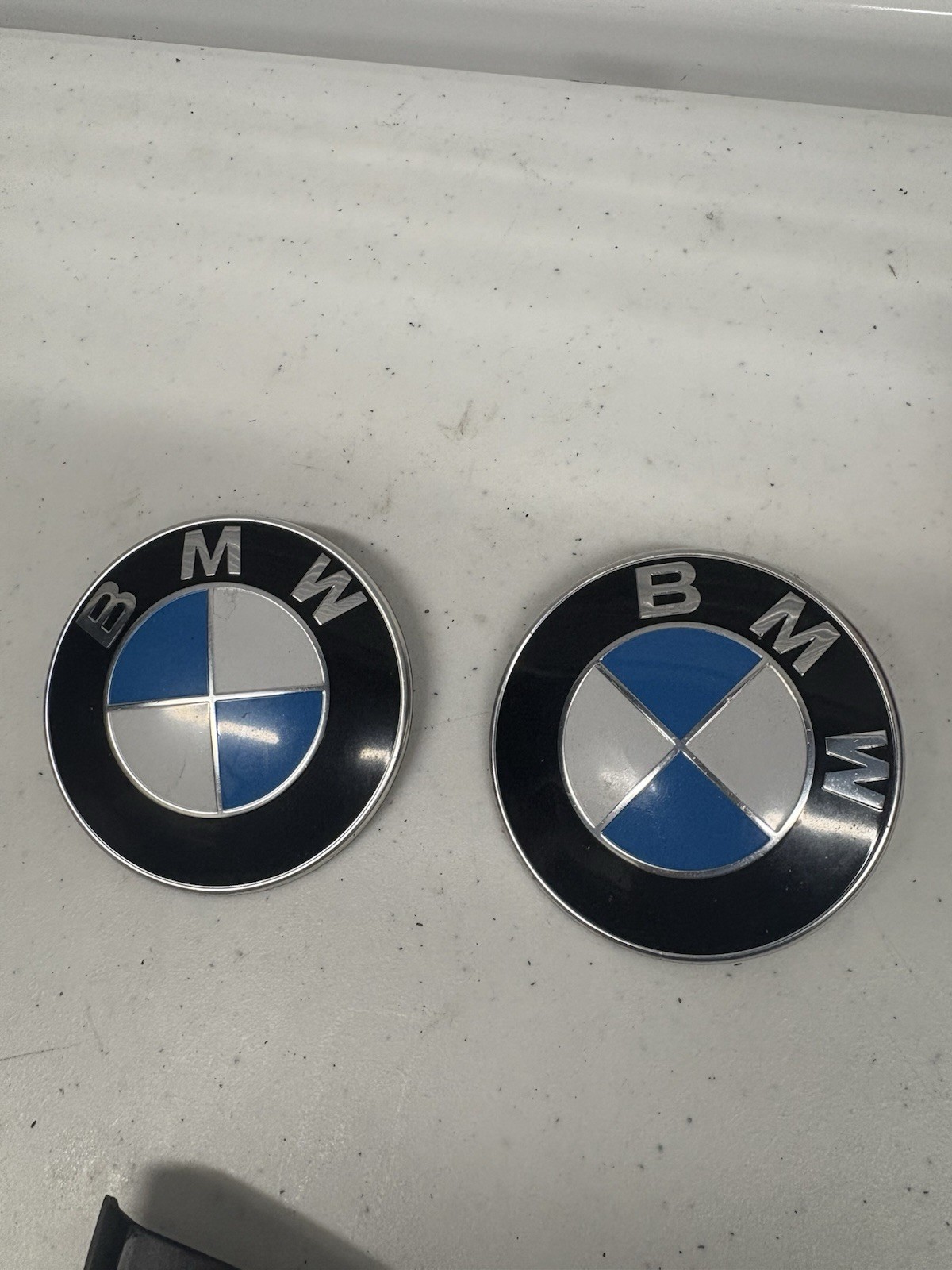 OEM BMW Front Hood Trunk Emblem Badge Roundel Logo 51148132375 82mm Genuine