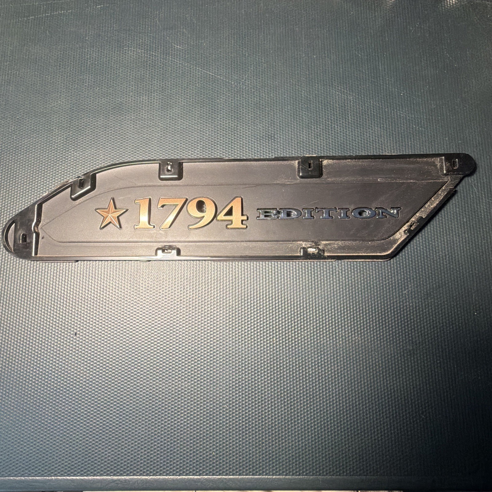 2022-27 Toyota Tundra Driver Side 1794 Edition Emblem Badge Logo 75072-an080 2022-27 Toyota Tundra Driver Side 1794 Edition Emblem Badge Logo 75072-an080