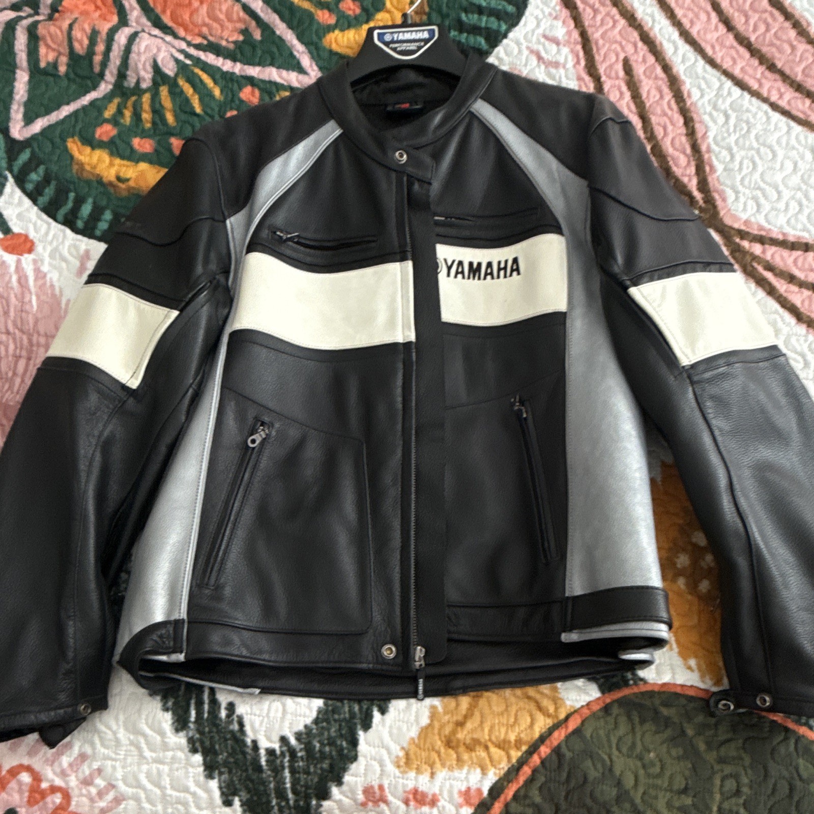 Yamaha Leather Motorcycle Jacket Mens 46 Black Silver White Armored Riding Yamaha Leather Motorcycle Jacket Mens 46 Black Silver White Armored Riding