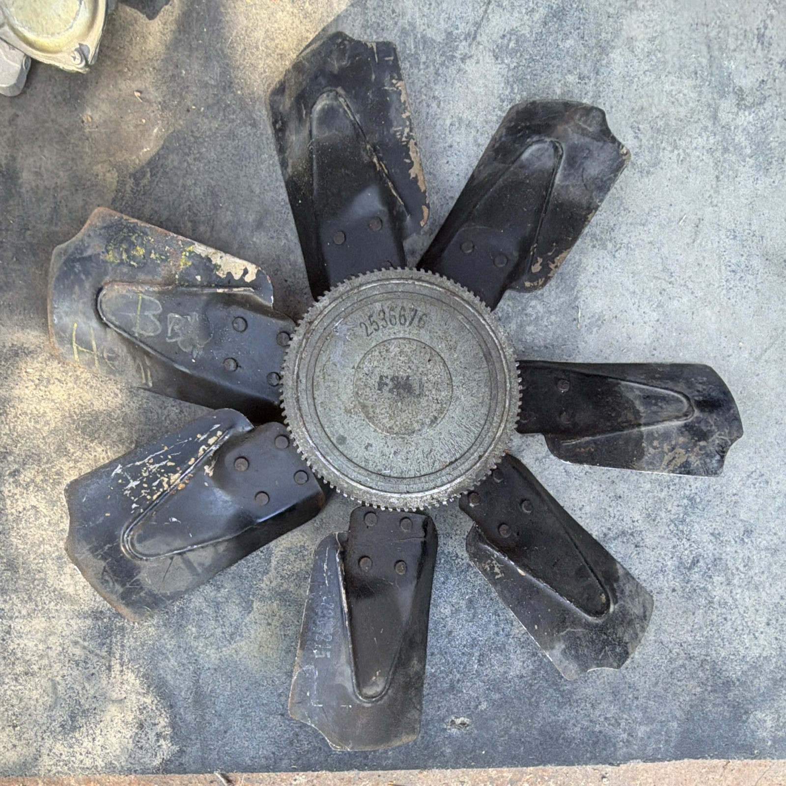 2536676 is a vintage Chrysler/Mopar engine cooling fan clutch
