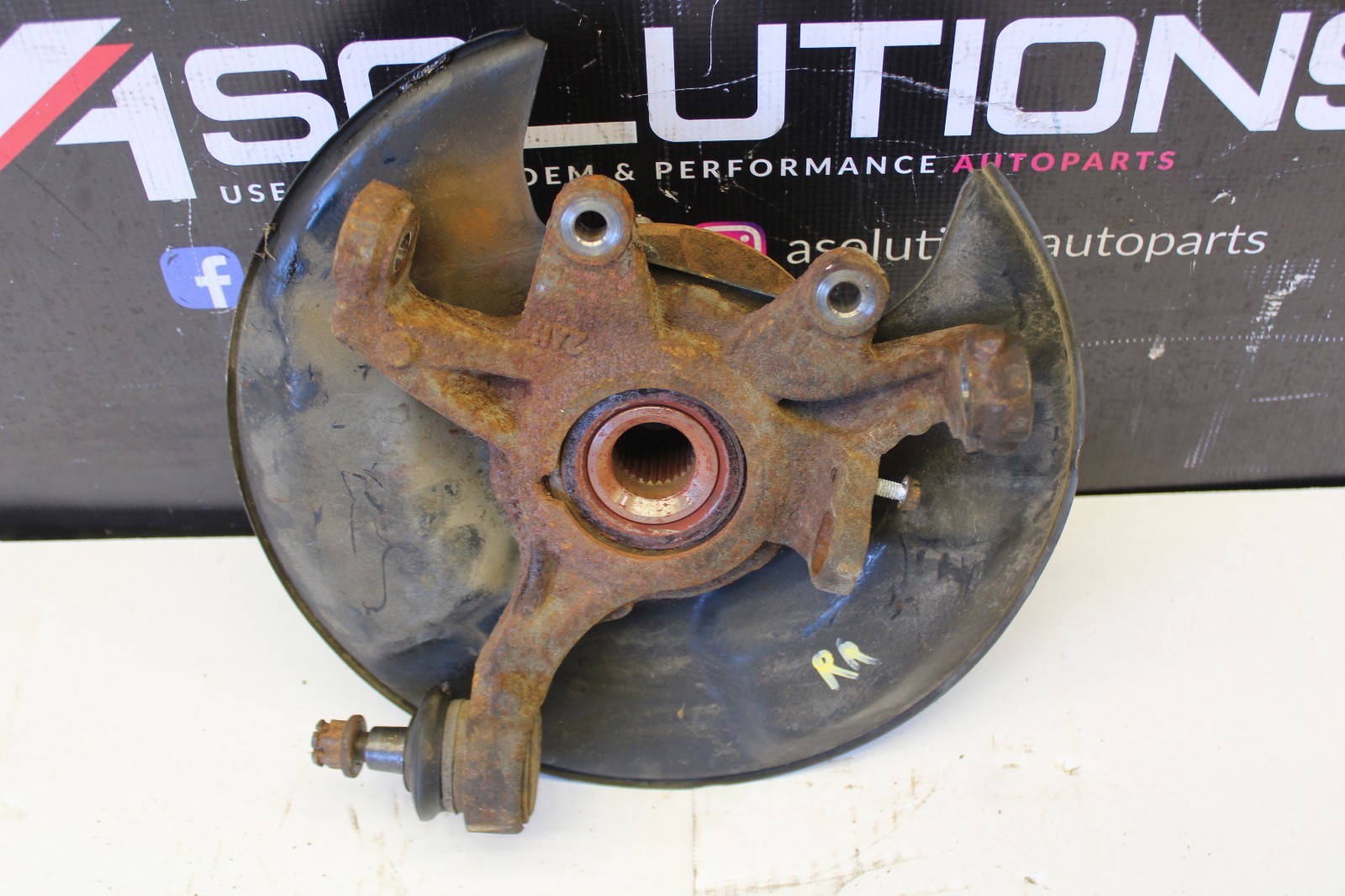 2000-2009 HONDA S2000 OEM REAR RH PASSENGER KNUCKLE SPINDLE ASSY 2000-2009 HONDA S2000 OEM REAR RH PASSENGER KNUCKLE SPINDLE ASSY