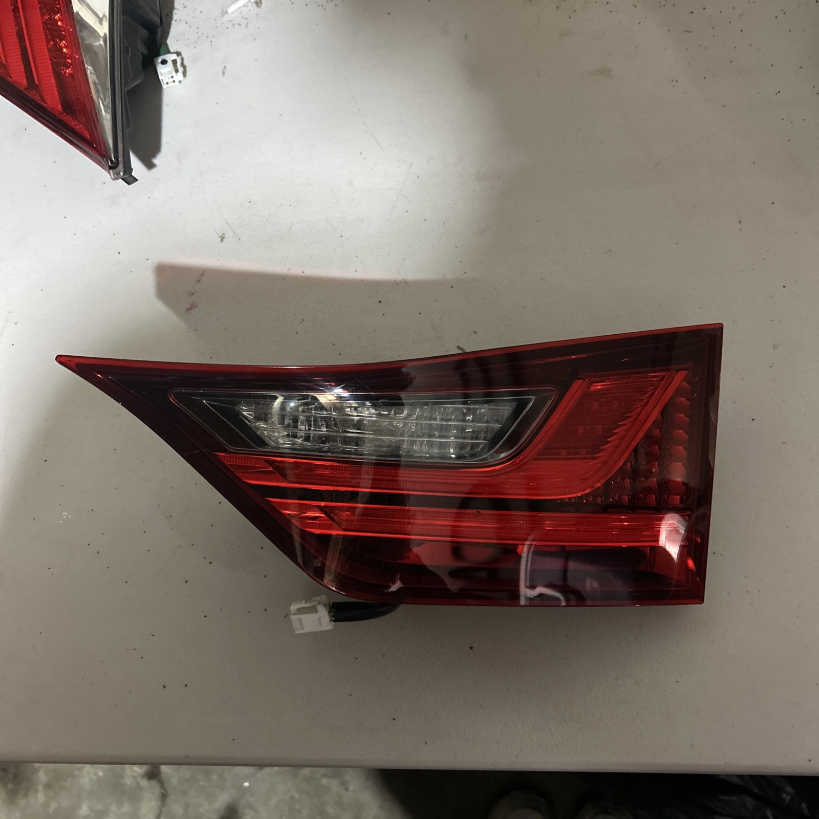 13 14 15 Lexus GS350 Rear Right Passenger Inner LED Tail Light PO25 13 14 15 Lexus GS350 Rear Right Passenger Inner LED Tail Light PO25
