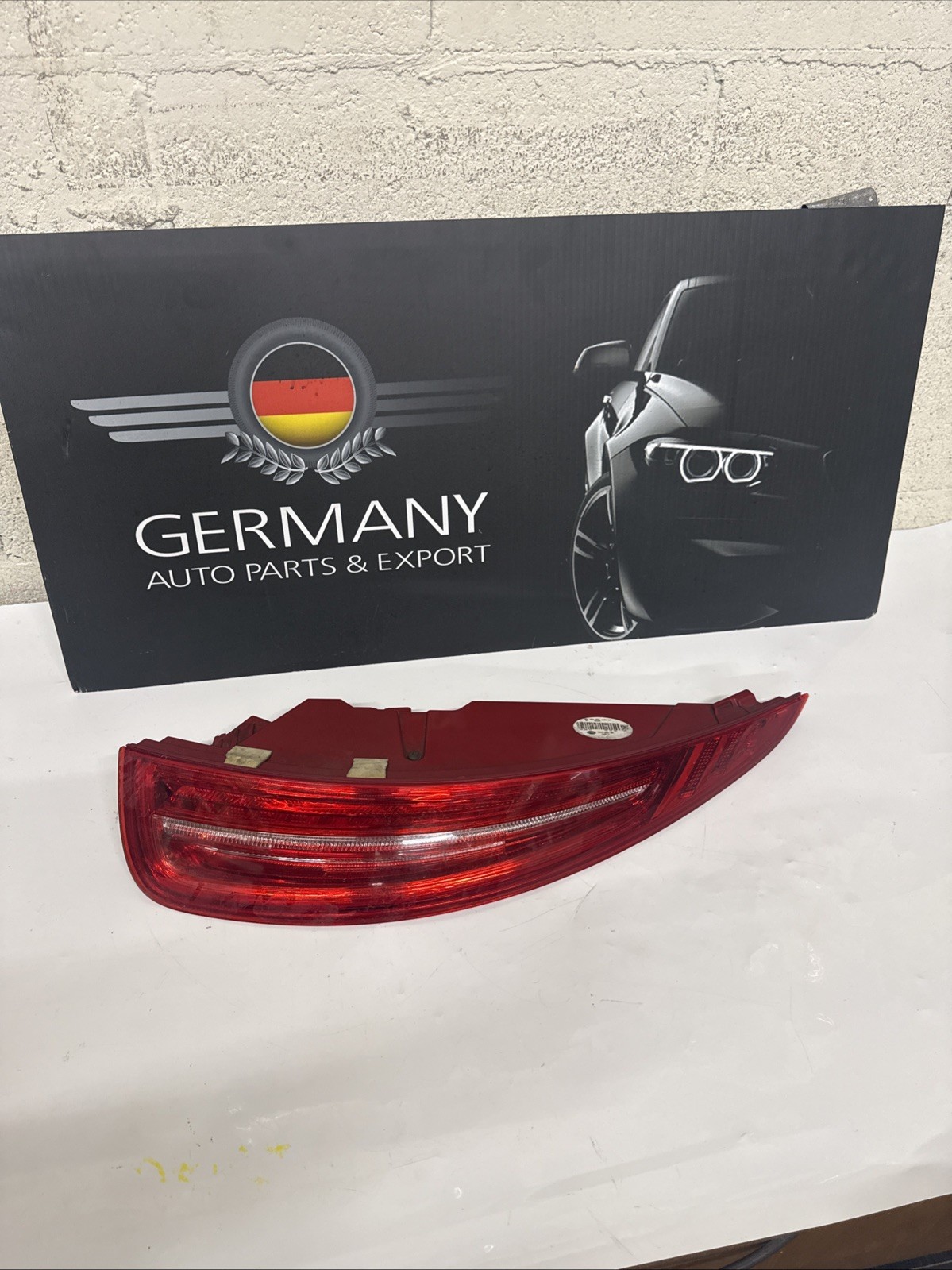 Porsche 911 991 Carrera 2012-2018 OEM Right RH LED Tail Light 99163114612 Porsche 911 991 Carrera 2012-2018 OEM Right RH LED Tail Light 99163114612