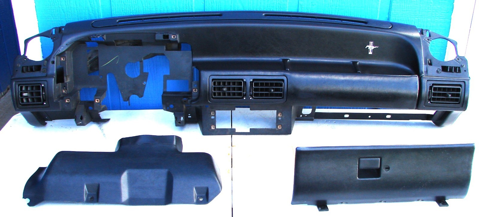 1990-1993 Ford Mustang Factory Black Dash   OEM    One little blemish