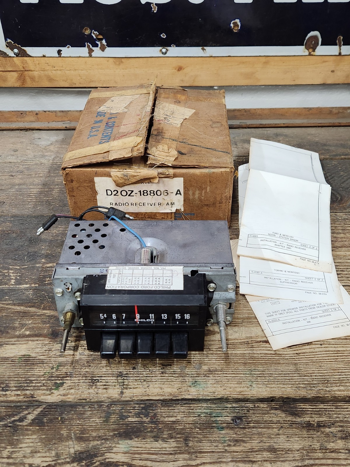 NOS OEM GENUINE Ford AM Radio Philco 1972-1976 Torino Fairlane D20Z-18806-A NOS OEM GENUINE Ford AM Radio Philco 1972-1976 Torino Fairlane D20Z-18806-A