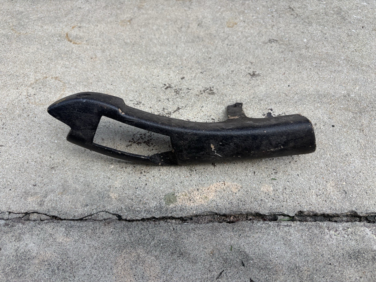 78 - 81 FIREBIRD TRANS AM CAMARO Z-28 ORIGINAL LEFT FISHER T-TOP RETAINER TRIM 78 - 81 FIREBIRD TRANS AM CAMARO Z-28 ORIGINAL LEFT FISHER T-TOP RETAINER TRIM