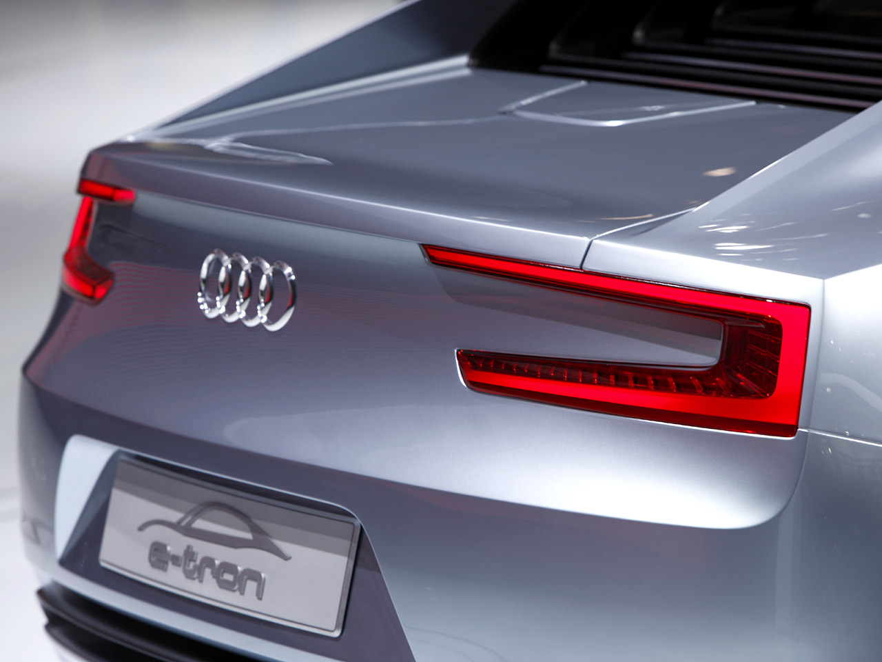 2010 Audi e-tron Concept