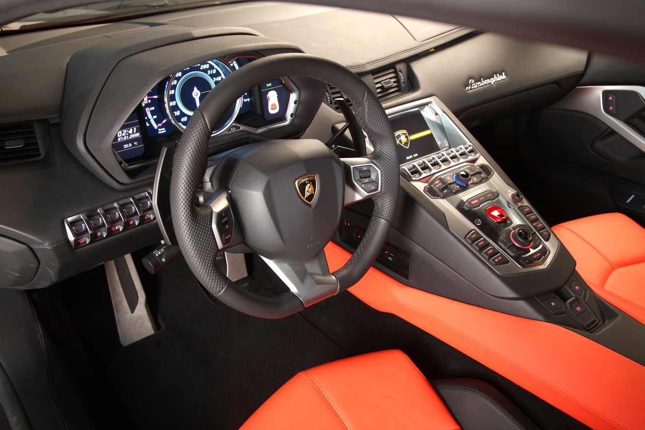 2012 Lamborghini Aventador LP700-4