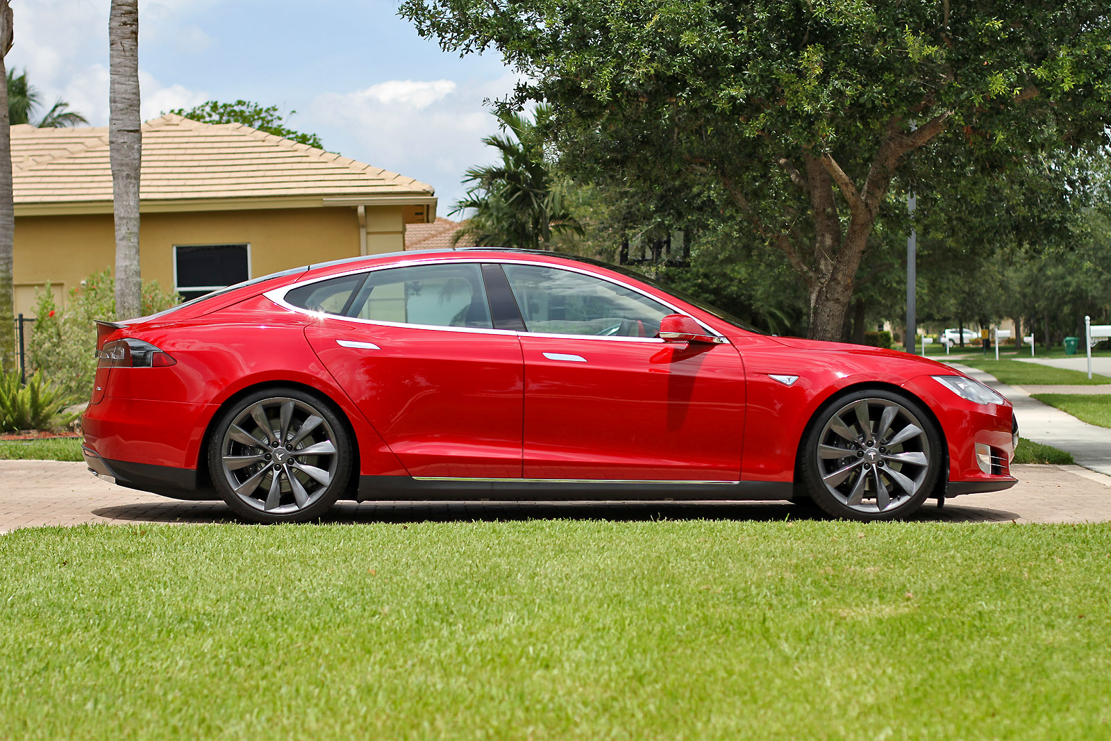 2013 Tesla Model S